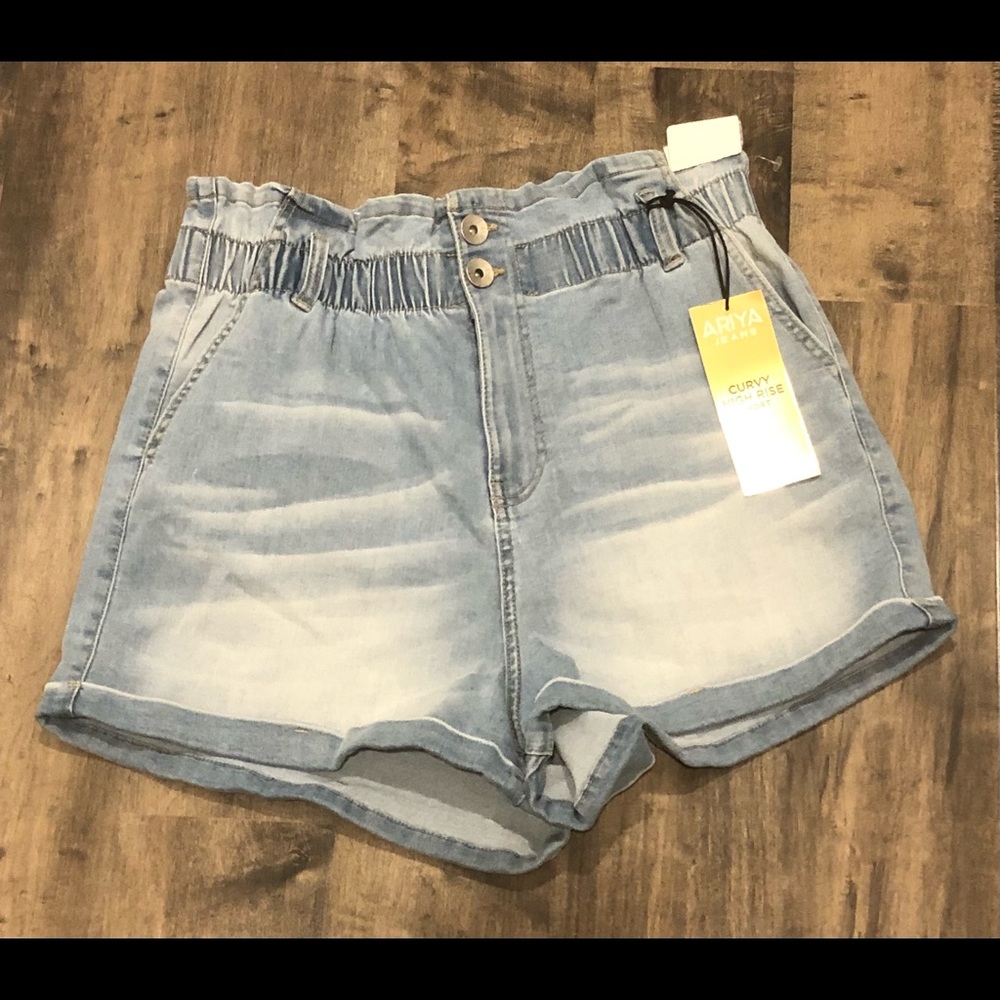 Ariya High Waisted Shorts
